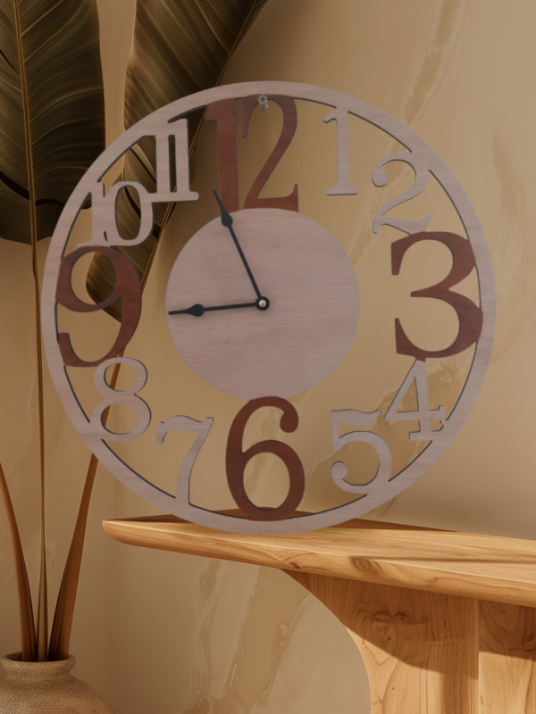 Horloge moderne, chiffres relief, en bois (Ø40cm)